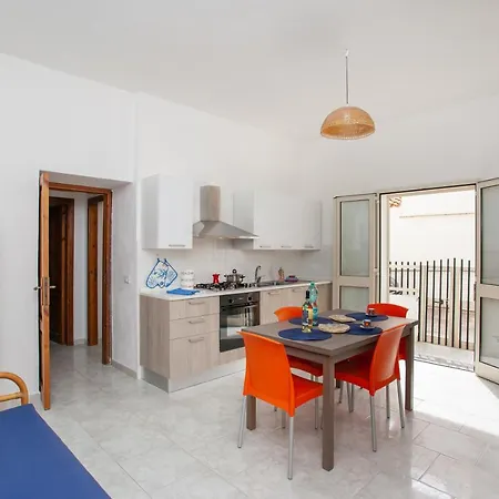 House 300 Meters From The Beach Apartmán